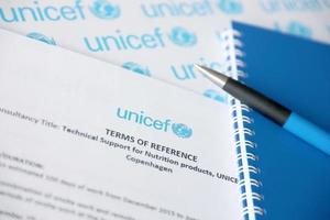 ternopil, Oekraïne - mei 2, 2022 verzoek voor voorstel voor Diensten van unicef - Verenigde landen programm dat biedt humanitair en ontwikkelingsstoornissen bijstand naar kinderen foto