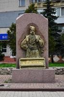 pavlograd. Oekraïne - maart 4, 2019 monument naar matvei khizjnjak, historisch oprichter van pavlograd foto
