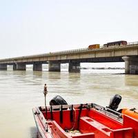 ganga zoals te zien in garh mukteshwar, uttar pradesh, india, de rivier de ganga wordt beschouwd als de heiligste rivier voor hindoes, een uitzicht op garh ganga brij ghat, een zeer beroemde religieuze plaats voor hindoes foto