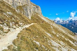 wandelen spoor in de Italiaans Alpen foto