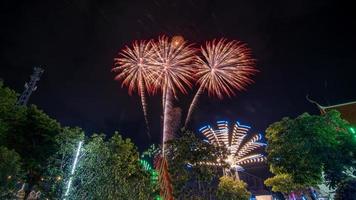 vuurwerk ceremonie in de tempel, Thailand foto