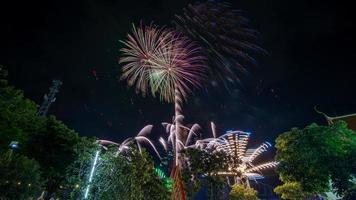 vuurwerk ceremonie in de tempel, Thailand foto