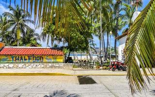 puerto escondido oaxaca Mexico 2022 toneel- visie toerist straat palm stad zicatela puerto escondido Mexico. foto