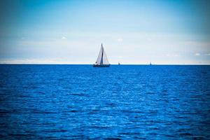 recreatief jacht Bij adriatisch zee foto