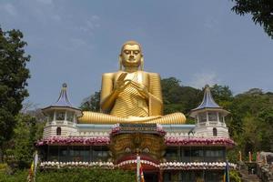 gouden tempel in dambulla, sri lanka