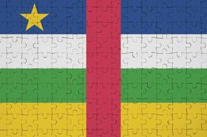 centraal Afrikaanse republiek vlag is afgebeeld Aan een gevouwen puzzel foto