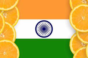Indië vlag in citrus fruit plakjes verticaal kader foto