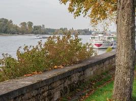 dusseldorf en de Rijn rivier- foto