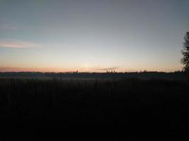 ochtend- en nacht panorama van dageraad foto