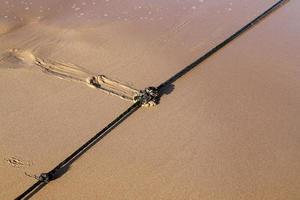 hennep touw met boeien Aan de stad strand foto