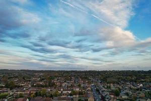 het beste antenne visie van luton stad van Engeland na zonsondergang foto