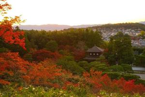 ginkaku-ji, tempel van de zilver paviljoen of officieel genaamd jisho-ji, of tempel van schijnend genade, een zen tempel in de sakyo afdeling van kyoto, kansai, Japan foto