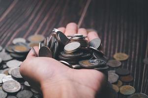 spaargeld munten investering en interesseren concept, bitcoins nieuw virtueel geld lening investering, echt landgoed, hypotheek, bijvoorbeeld, financieel besparing foto