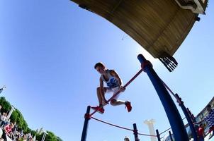 Charkov, Oekraïne - 27 kunnen, 2022 straat training tonen gedurende de jaar- festival van straat culturen foto