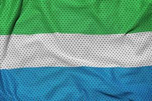 Sierra Leone vlag gedrukt Aan een polyester nylon- sportkleding maas f foto