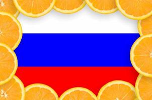 Rusland vlag in vers citrus fruit plakjes kader foto