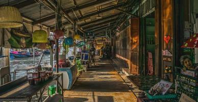 omgeving, levensstijl, amphawa drijvend markt, samut songkhram, Thailand. jaar 2020 foto