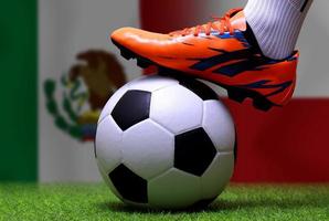 Amerikaans voetbal kop wedstrijd tussen de nationaal Mexico en nationaal Polen. foto