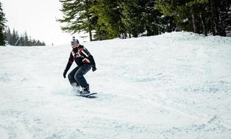 snowboarder in actie foto