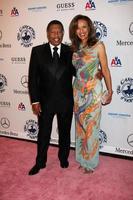 los engelen, okt 23 - Billy Davis jr, marilyn mccoo arriveert Bij de 2010 carrousel van hoop bal Bij Beverly hilton hotel Aan oktober 23, 2010 in Beverly heuvels, ca foto