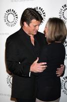 los angeles, 30 sep - nathan fillion, susan sullivan op een avond met kasteel in paley center for media op 30 september 2013 in beverly hills, ca foto