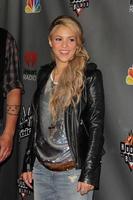 los angeles, 8 mei - shakira arriveert op het voice season 4 top 12-evenement in het house of blues op 8 mei 2013 in west hollywood, ca. foto