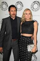 los angeles, 24 jun - demian bichir, diane kruger bij de the bridge screening en paneldiscussie in het paley center for media op 24 juni 2014 in beverly hills, ca. foto