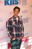 los engelen, mei 11 - tyler posey bijwonen de 2013 wango tango concert geproduceerd door kiis-fm Bij de huis depot centrum Aan mei 11, 2013 in carson, ca foto