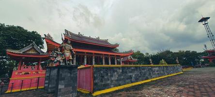 deze is een foto van de dak van de Sam poep Kong tempel in semarang.