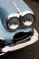 licht blauw wijnoogst auto koplamp detail foto