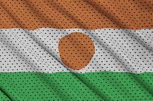 Niger vlag gedrukt Aan een polyester nylon- sportkleding maas kleding stof w foto