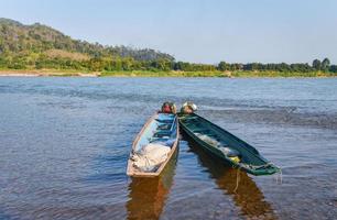 houten visvangst boot in de Mekong rivier- Azië foto