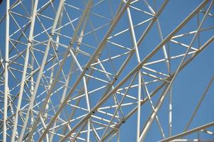 structureel details van een ferris wiel in een amusement park foto