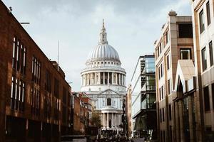 London, Verenigd Koninkrijk, 2020 - View of St. paul's kathedraal gedurende de dag foto