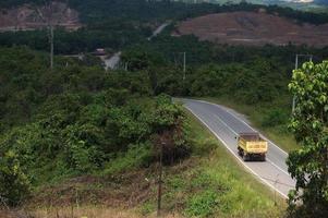 oosten- Kalimantan provinciaal weg sangatta naar Bengalen. foto