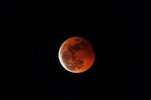 de maan- verduistering. gefotografeerd bloed maan foto