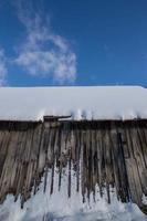 oud huis Bij winter foto