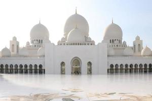 abu dhabi, uae december 27 2018 sjeik zayed moskee. Verenigde Arabisch emiraten, midden- oosten. beroemd mijlpaal. foto