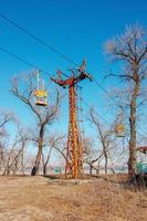 oud kabel auto in dnjepropetrovsk. kabelbaan uitrusting en mechanismen. foto