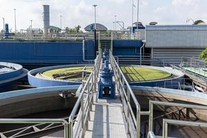 verspilling water behandeling vijvers van industrieel planten foto