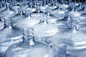 patroon van 19 liter gallon plastic water fles foto