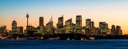 sydney, australië, 2020 - stadsgezicht bij zonsondergang foto