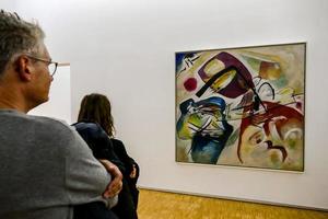 niet geïdentificeerd mensen en artwork in de musee d orsay in Parijs, Frankrijk, ongeveer oktober 2022 foto