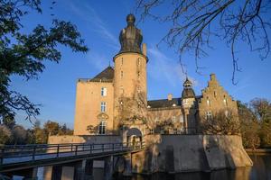 herfst Bij een kasteel in Westfalen foto