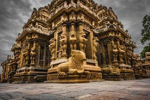 mooi pallava architectuur en exclusief sculpturen Bij de kanchipuram kailasanathar tempel, oudste Hindoe tempel in kanchipuram, tamil nadu - het beste archeologisch sites in zuiden Indië foto