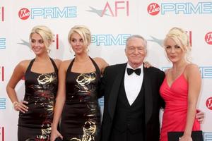 enorm hefner aankomen Bij de afi leven prestatie prijzen eerbiedigen Michael douglas Bij Sony studio's, in culver stad, ca Aan juni 11, 2009 de tonen uitgezonden Aan TV land- Aan juli 19, 2009 Bij 9 - 00 uur et pt foto