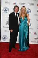 nigel lythgoe en alana stewart aankomen naar de carrousel van hoop bal Bij de afschuining hilton hotel, in Beverly heuvels, ca Aan oktober 25, 2008 foto