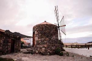 rotsachtig landschap Aan de kanarie eilanden foto