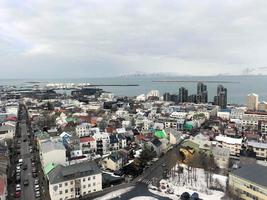 een visie van reykjavik in de winter foto