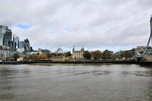 uitzicht op de rivier de Theems in londen foto